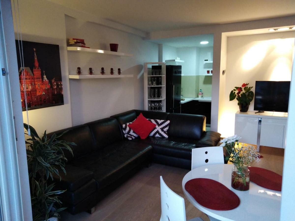 Red Lux Apartment Budva Ngoại thất bức ảnh